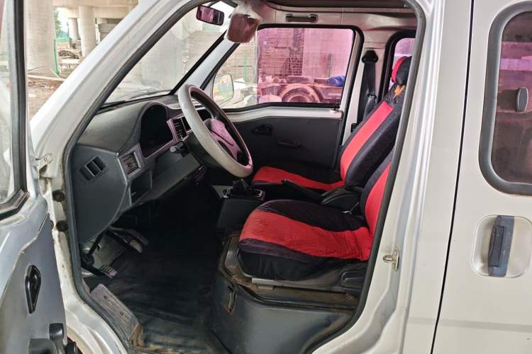 Used Wuling Zhiguang 2015 1.2L Practical LS-I Model Left Front Seat
