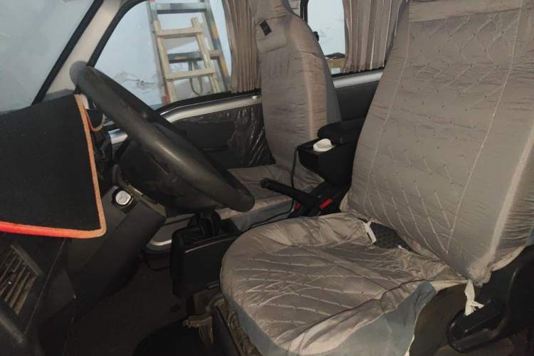 Used Wuling Zhiguang 2015 1.2L Practical LS-I Model Left Front Seat