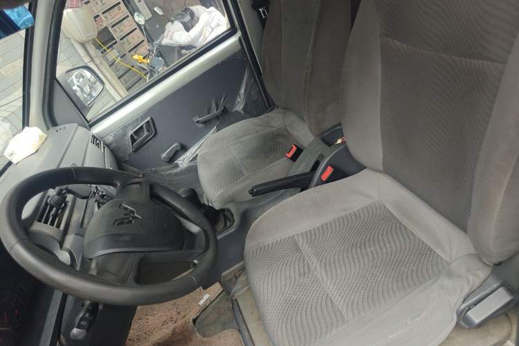 Used Wuling Zhiguang 2015 1.2L S Practical Model LSI Left Front Seat