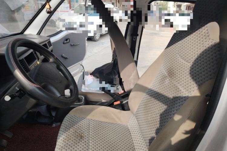 Used Wuling Zhiguang 2015 1.2L Practical LS-I Model Left Front Seat
