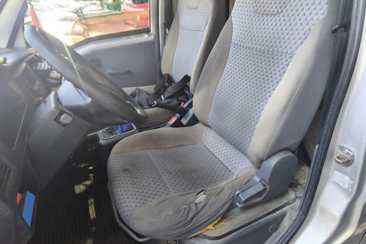 Used Wuling Zhiguang 2015 1.2L Practical LS-I Model Left Front Seat
