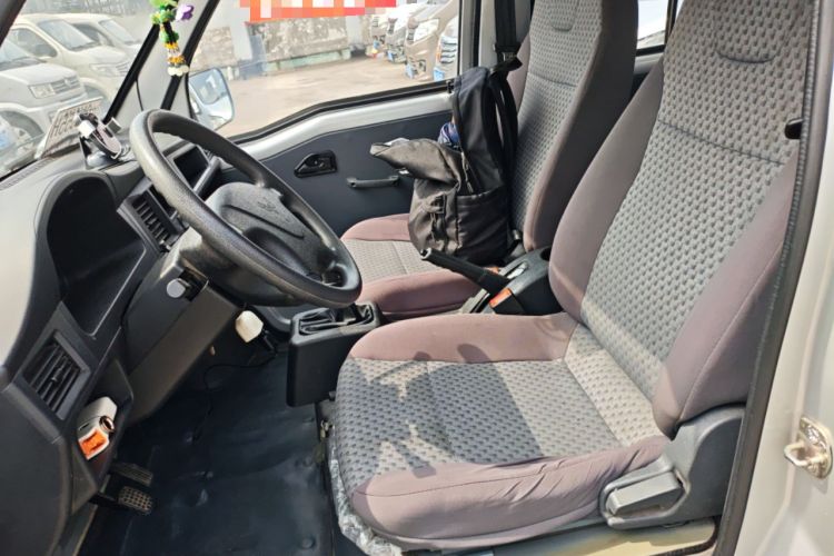 Used Wuling Zhiguang 2015 1.2L Practical LS-I Model Left Front Seat