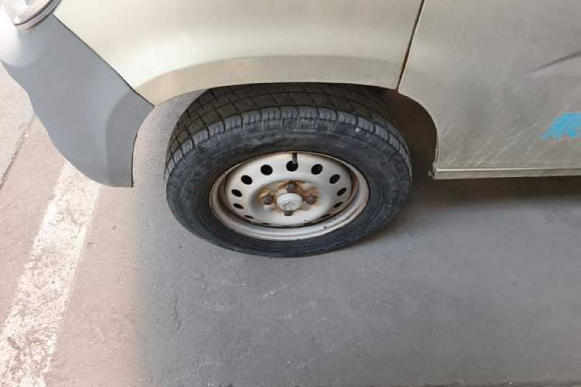 Used Wuling Zhiguang 2015 1.2L Practical LS-I Model Left Front Wheel Hub