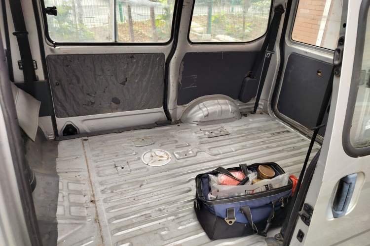 Used Wuling Zhiguang 2015 1.2L Practical LS-I Model Left Rear Seat