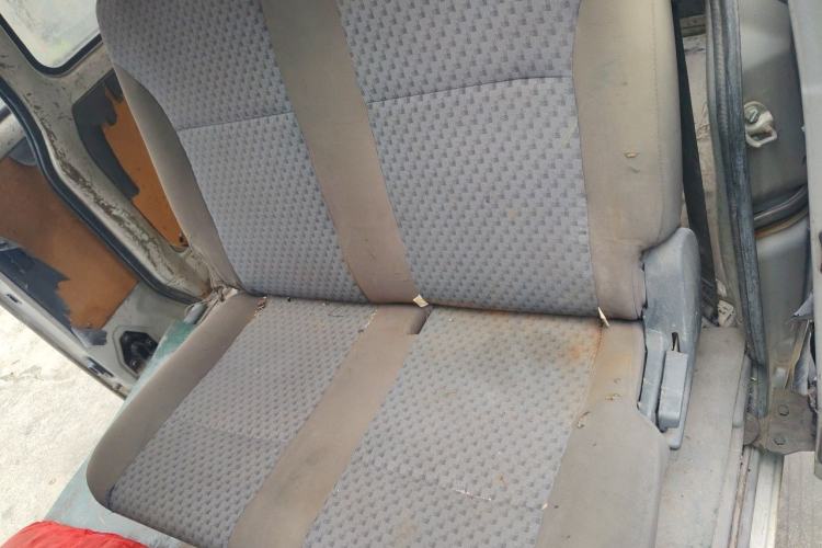 Used Wuling Zhiguang 2015 1.2L Practical LS-I Model Left Rear Seat