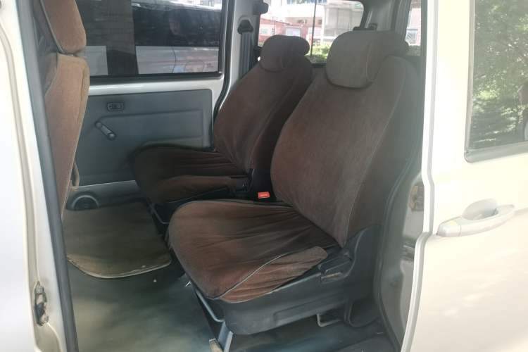 Used Wuling Zhiguang 2015 1.2L S Standard Model LSI Left Rear Seat