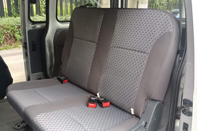 Used Wuling Zhiguang 2015 1.2L Practical LS-I Model Left Rear Seat