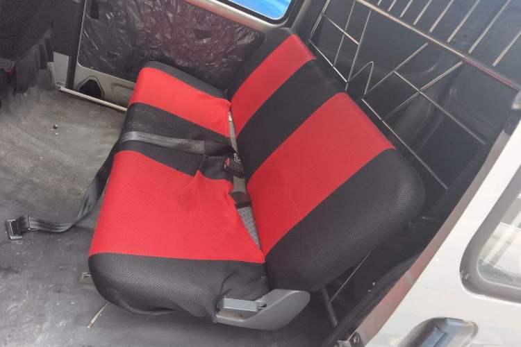 Used Wuling Zhiguang 2015 1.2L Practical LS-I Model Left Rear Seat