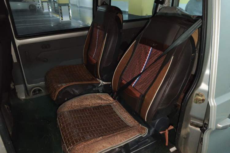 Used Wuling Zhiguang 2015 1.2L S Standard Model LSI Left Rear Seat