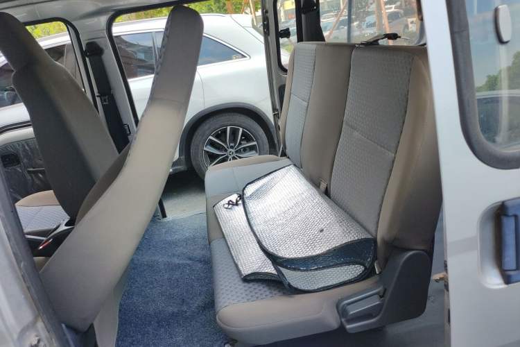 Used Wuling Zhiguang 2015 1.2L Practical LS-I Model Left Rear Seat