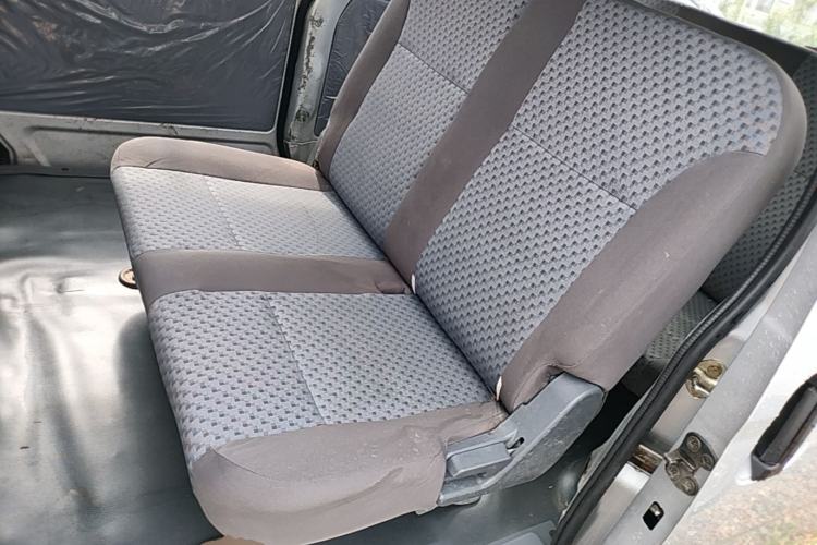 Used Wuling Zhiguang 2015 1.2L Practical LS-I Model Left Rear Seat