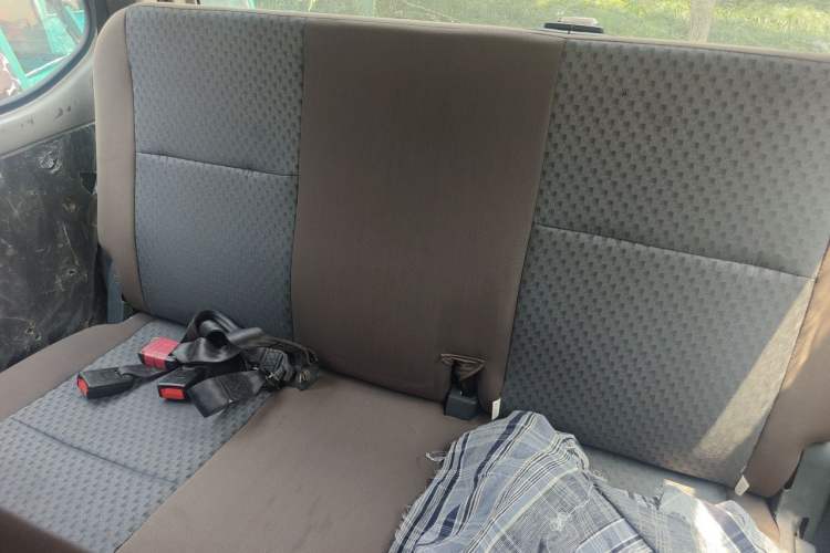 Used Wuling Zhiguang 2015 1.2L Practical LS-I Model Left Rear Seat