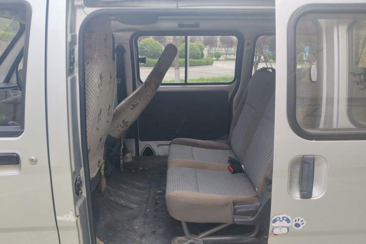 Used Wuling Zhiguang 2015 1.2L Practical LS-I Model Left Rear Seat