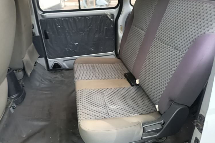 Used Wuling Zhiguang 2015 1.2L Practical LS-I Model Left Rear Seat