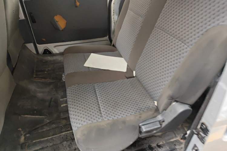 Used Wuling Zhiguang 2015 1.2L Practical LS-I Model Left Rear Seat