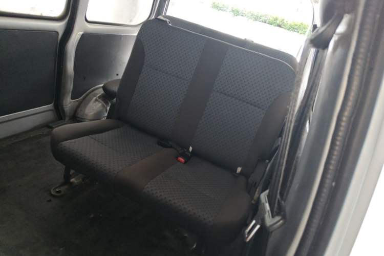 Used Wuling Zhiguang 2015 1.2L Practical LS-I Model Left Rear Seat