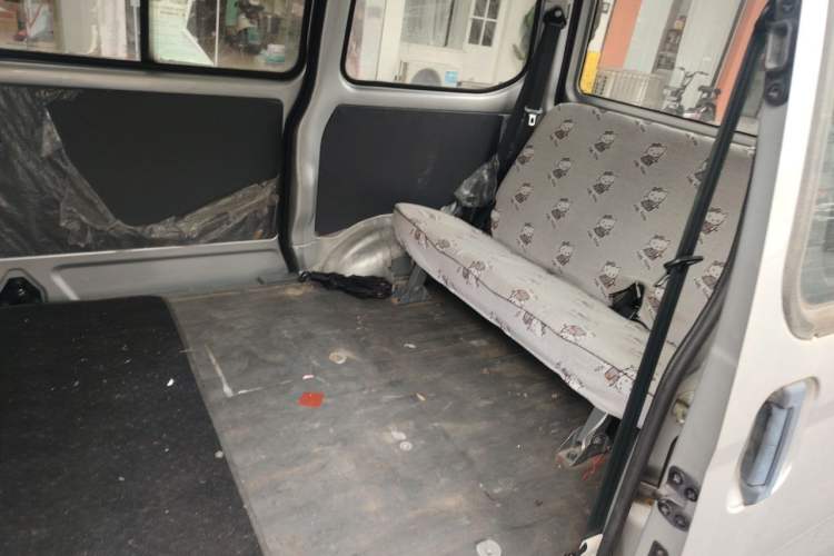 Used Wuling Zhiguang 2015 1.2L Practical LS-I Model Left Rear Seat