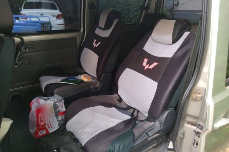 Used Wuling Zhiguang 2015 1.2L S Standard Model LSI Left Rear Seat