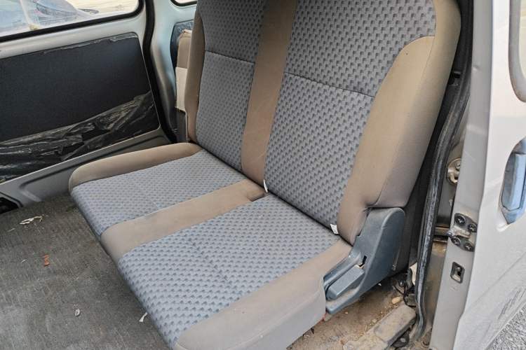 Used Wuling Zhiguang 2015 1.2L Practical LS-I Model Left Rear Seat