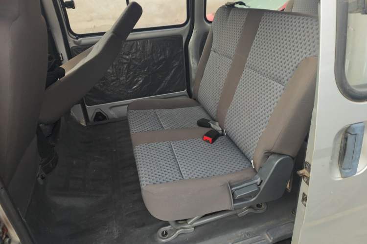 Used Wuling Zhiguang 2015 1.2L Practical LS-I Model Left Rear Seat