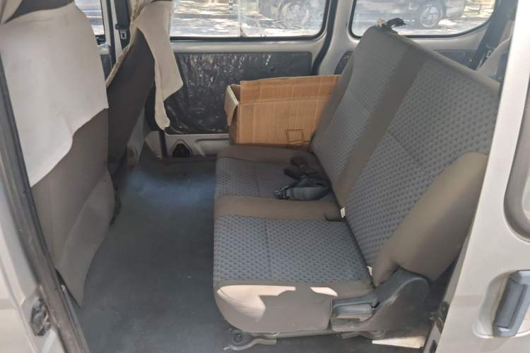Used Wuling Zhiguang 2015 1.2L Practical LS-I Model Left Rear Seat