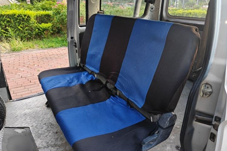 Used Wuling Zhiguang 2015 1.2L Practical LS-I Model Left Rear Seat