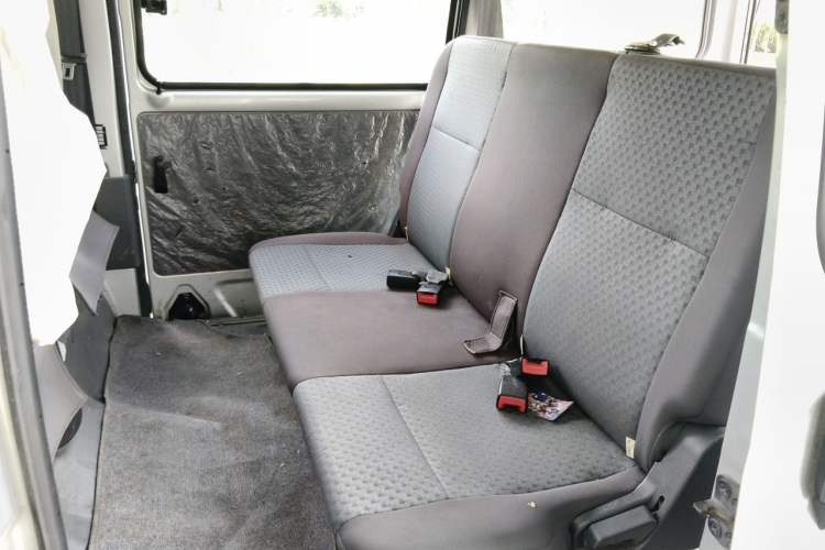 Used Wuling Zhiguang 2015 1.2L Practical LS-I Model Left Rear Seat