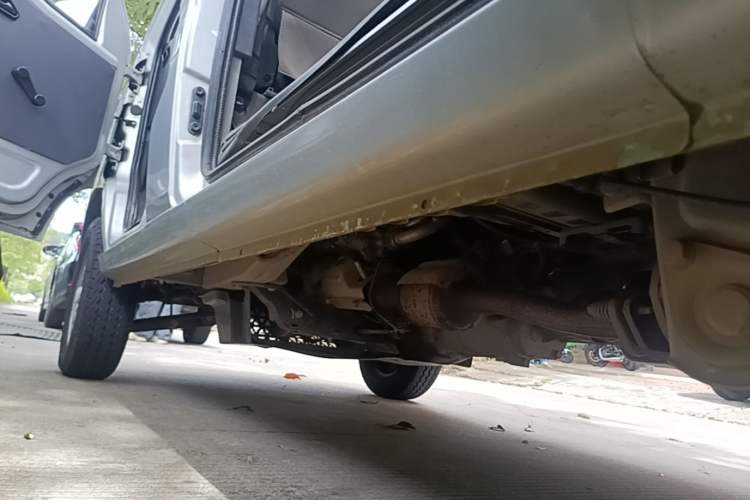 Used Wuling Zhiguang 2015 1.2L Practical LS-I Model Left Side Sill