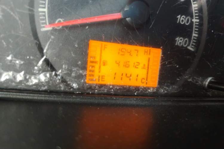 Used Wuling Zhiguang 2015 1.2L Standard Model LSI Odometer Close Up