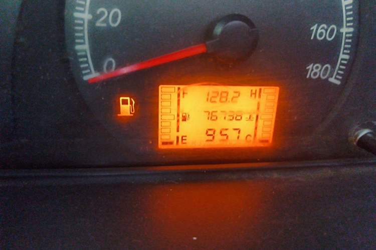 Used Wuling Zhiguang 2015 1.2L Practical LS-I Model Odometer Close Up