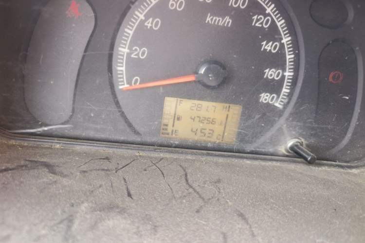 Used Wuling Zhiguang 2015 1.2L Practical LS-I Model Odometer Close Up
