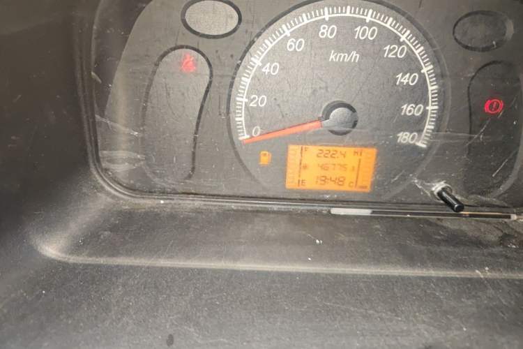 Used Wuling Zhiguang 2015 1.2L Practical LS-I Model Odometer Close Up