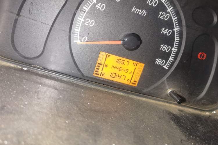 Used Wuling Zhiguang 2015 1.2L Practical LS-I Model Odometer Close Up