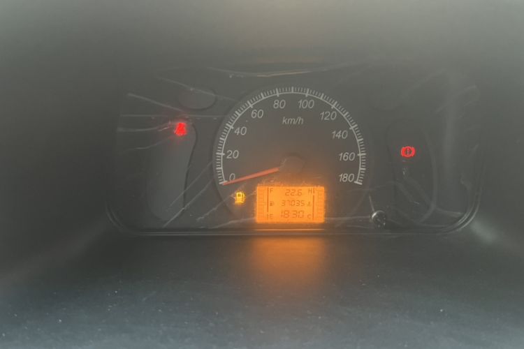 Used Wuling Zhiguang 2015 1.2L Practical LS-I Model Odometer Close Up