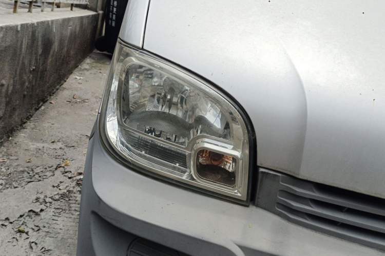 Used Wuling Zhiguang 2015 1.2L Practical LS-I Model Right Front Headlight