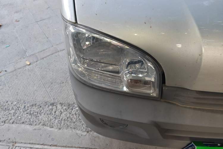Used Wuling Zhiguang 2015 1.2L Practical LS-I Model Right Front Headlight