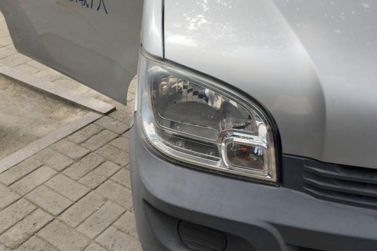 Used Wuling Zhiguang 2015 1.2L Practical LS-I Model Right Front Headlight
