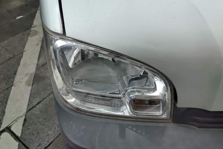 Used Wuling Zhiguang 2015 1.2L Practical LS-I Model Right Front Headlight