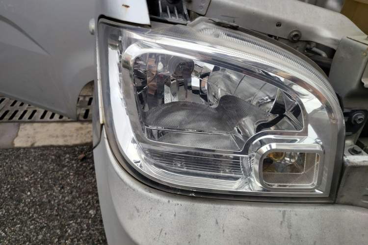 Used Wuling Zhiguang 2015 1.2L Practical LS-I Model Right Front Headlight