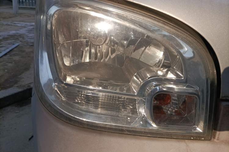 Used Wuling Zhiguang 2015 1.2L Practical LS-I Model Right Front Headlight