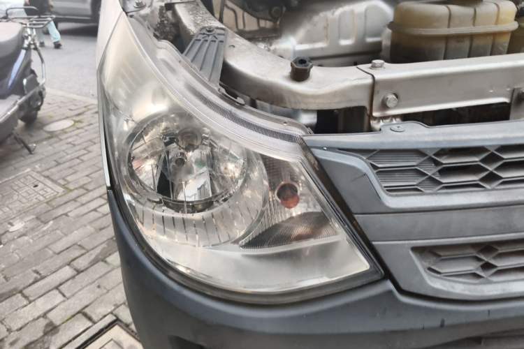 Used Wuling Zhiguang 2015 1.2L S Practical Model LSI Right Front Headlight