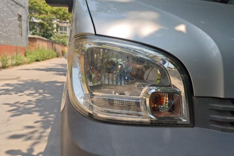 Used Wuling Zhiguang 2015 1.2L Practical LS-I Model Right Front Headlight