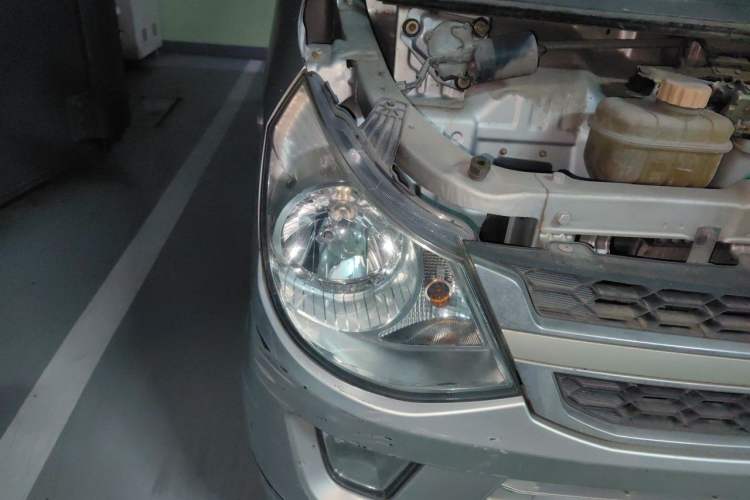 Used Wuling Zhiguang 2015 1.2L S Practical Model LSI Right Front Headlight