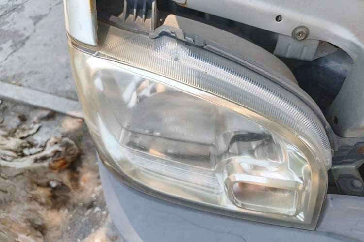 Used Wuling Zhiguang 2015 1.2L Practical LS-I Model Right Front Headlight