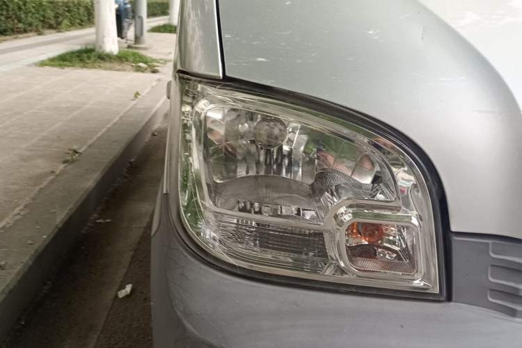 Used Wuling Zhiguang 2015 1.2L Practical LS-I Model Right Front Headlight