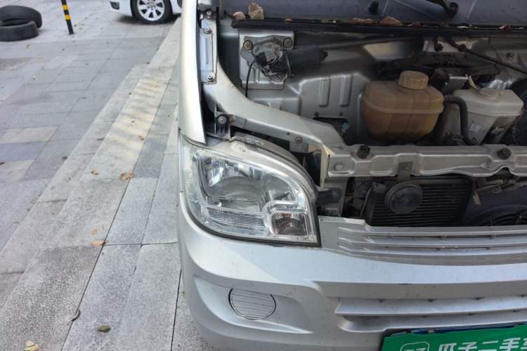 Used Wuling Zhiguang 2015 1.2L Practical LS-I Model Right Front Headlight