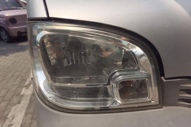 Used Wuling Zhiguang 2015 1.2L Practical LS-I Model Right Front Headlight