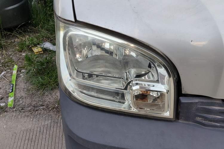 Used Wuling Zhiguang 2015 1.2L Practical LS-I Model Right Front Headlight