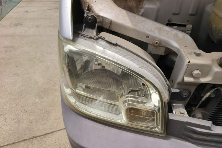 Used Wuling Zhiguang 2015 1.2L Practical LS-I Model Right Front Headlight