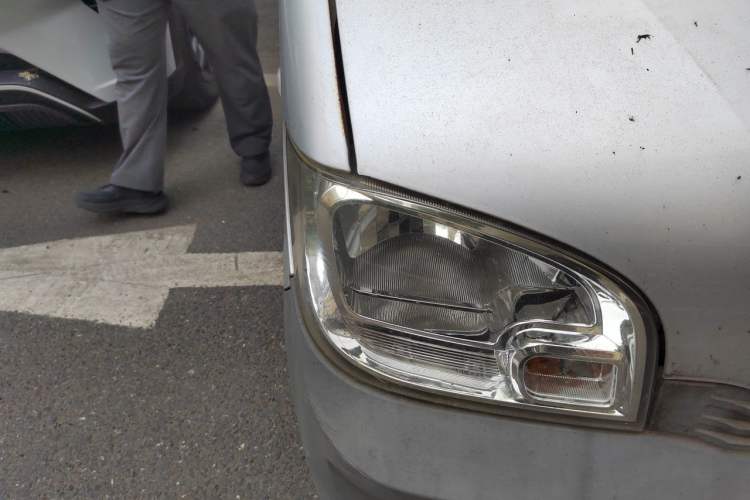 Used Wuling Zhiguang 2015 1.2L Practical LS-I Model Right Front Headlight
